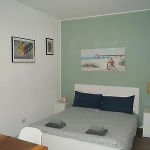 Apartment House Naviglio Quattro Milan